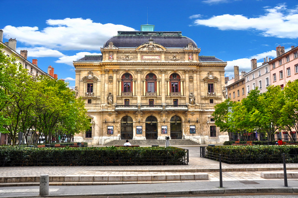 Emmenez vos enfants dans l'un des théâtres lyonnais : Croix-Rousse, Saint-Jean...